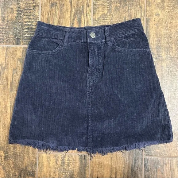 Brandy Melville Mini Skirt - Picture 1 of 2